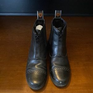Ariat Devon II girls riding boots. Size 1